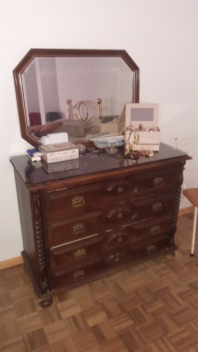 Cómoda em bom estado