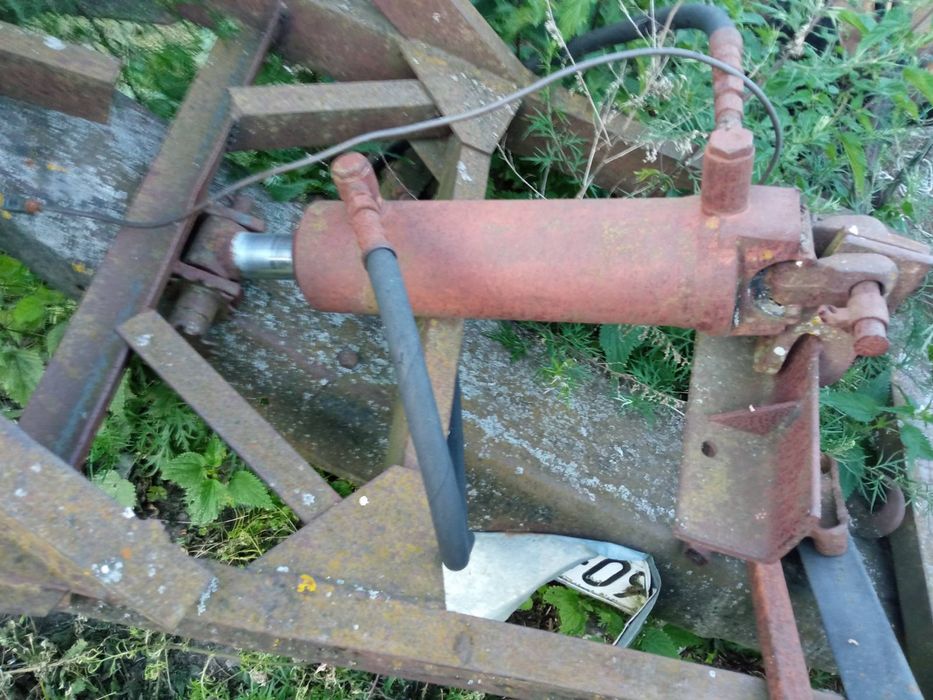 Лопата до трактора мтз