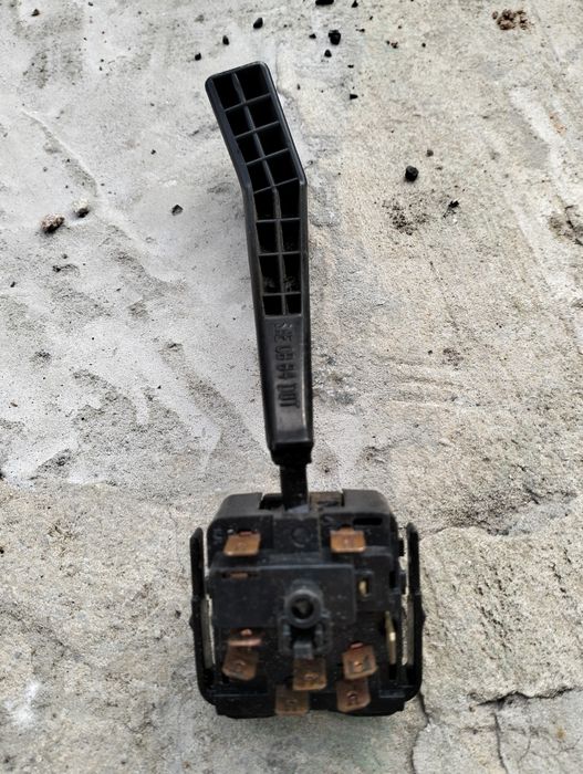 Переключатель поворотов ВАЗ