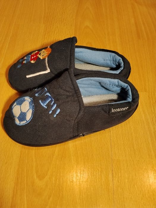 Kapcie i trampki 29 zestaw