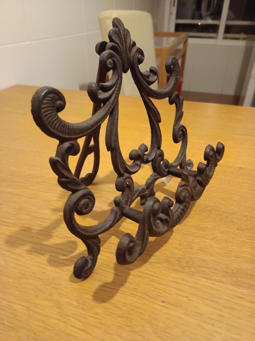 Suporte de prato ou livro em ferro