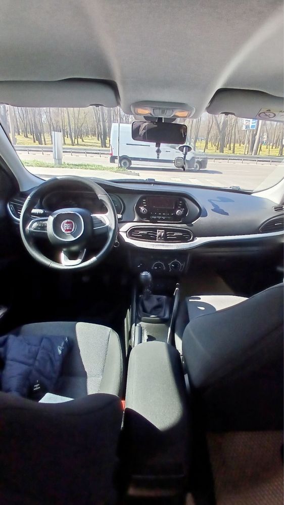 Fiat Tipo 2019 года 1,4 бензин