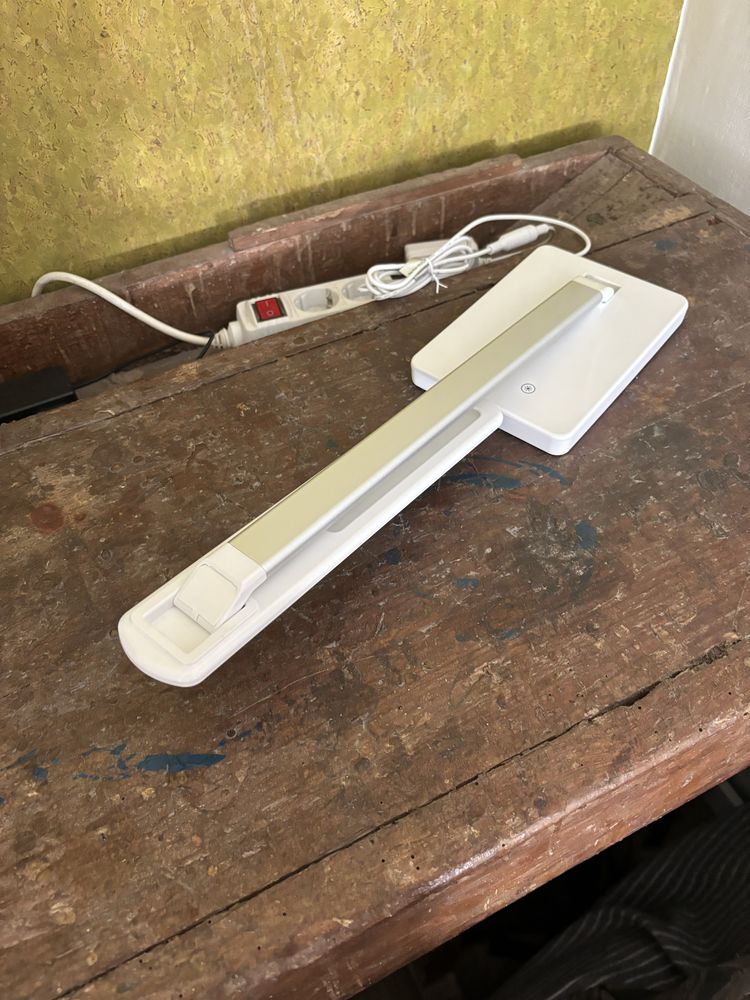 Candeeiro de Mesa Dobrável com Carregamento Wireless Branco