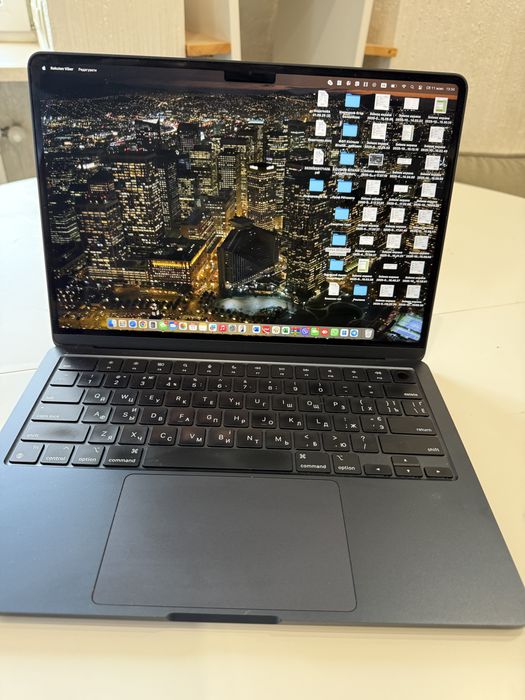 MacBook Air M2, 2022 рік 16. GB