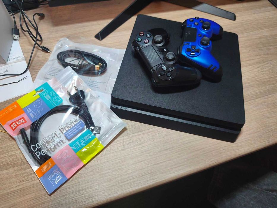 PS4 Slim 1TB | Обслужена, Тиха Робота | 2 Геймпади + Ігри