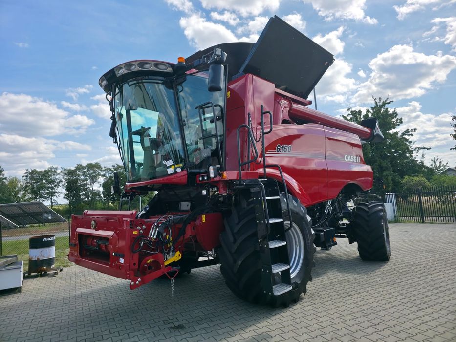 Kombajn CASE IH model Axial Flow 6150 OD RĘKI