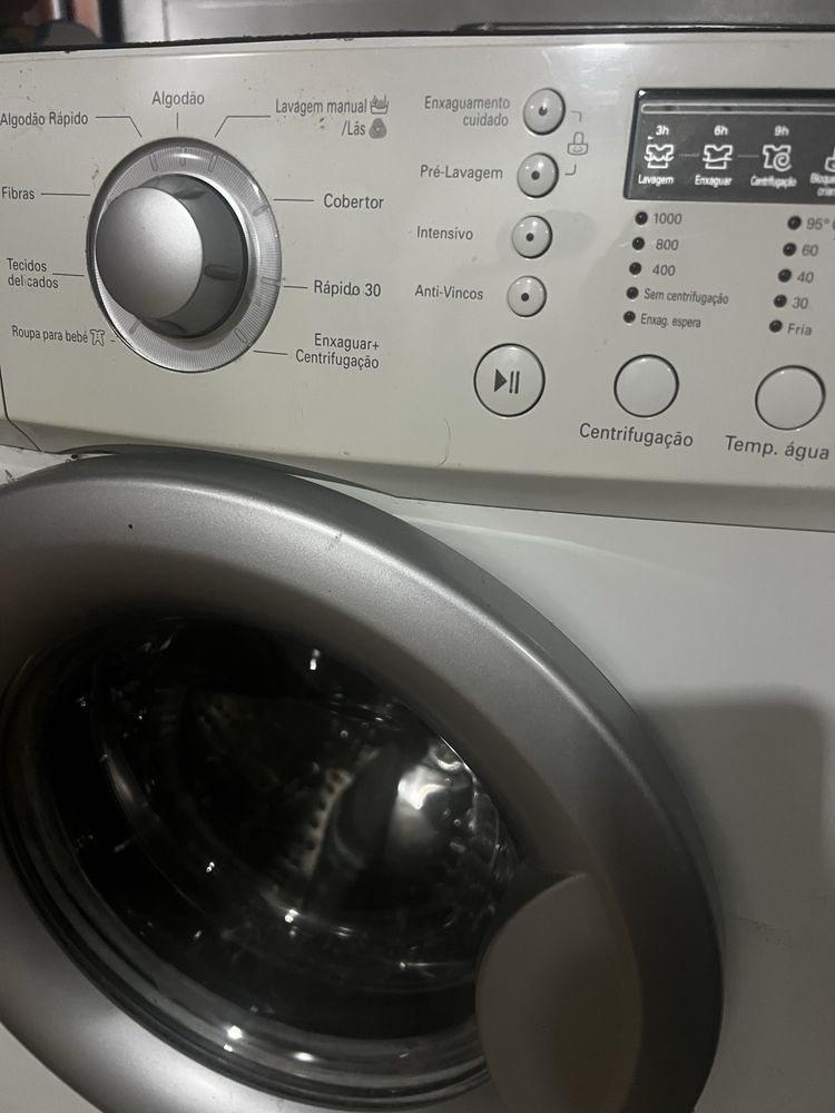 Máquina lavar roupa LG - tambor preso