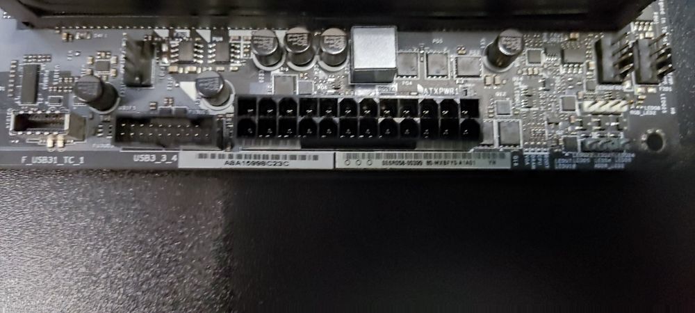 Продам комплект: материнська плата ASRock H570 Steel Legend (BIOS P2.2