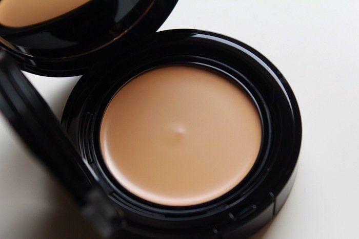 Base Compacta em Creme CHANEL Vitalumière Aqua FPS 15