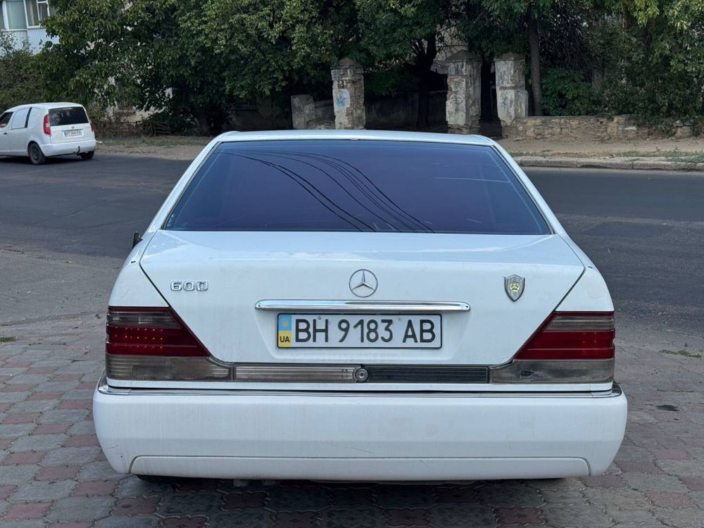 Mercedes-Bens S300