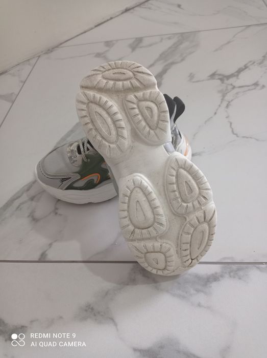 Продам дитячі кросівки 34 р