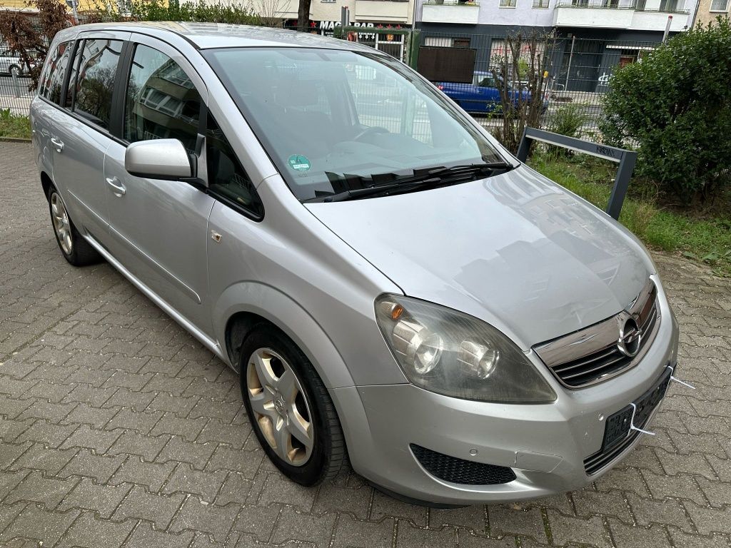 Zafira B 2009r benzyna, automat, 7 osobowa, hak, sprowadzona z Niemiec