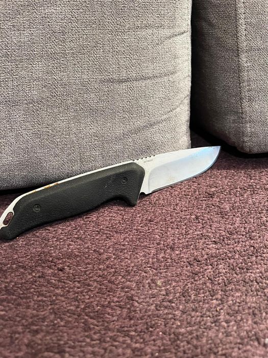 Nóż Gerber wraz z pokrowcem