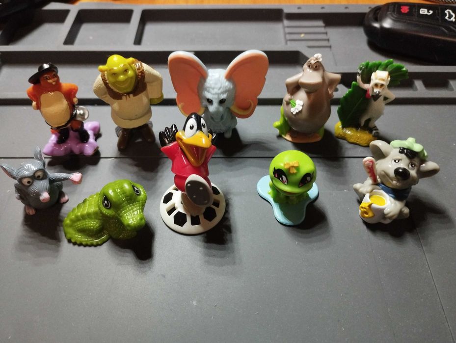 Кіндери іграшки з яйця