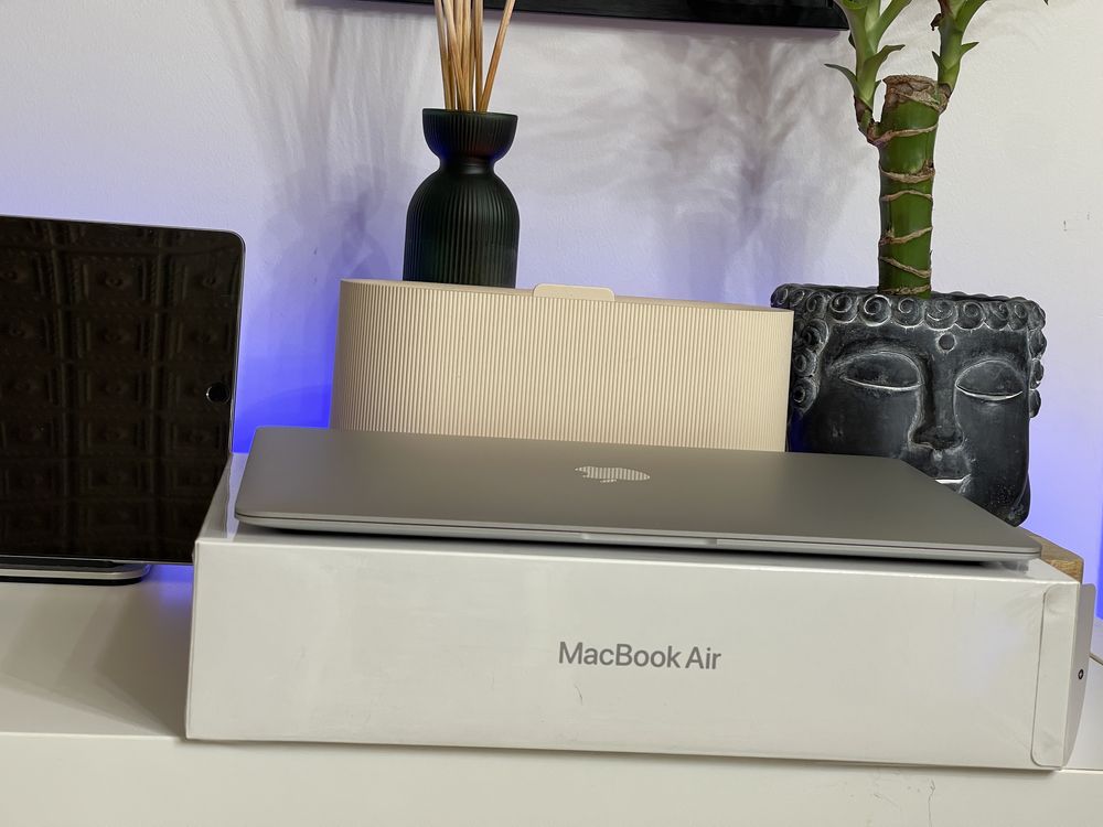 MacBook Air 13.3 2020 i5 Silver Mac Book Stan idealny bateria 19 cykli