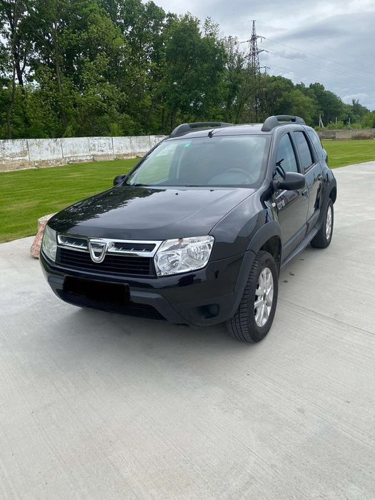 Автомобіль Dacia Duster 2013