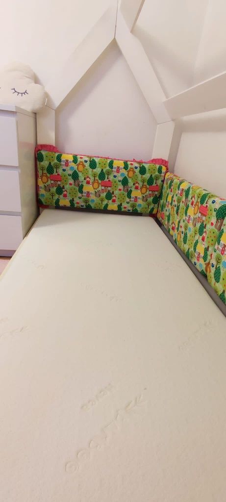 Łóżko domek z materacem Hevea 80x160