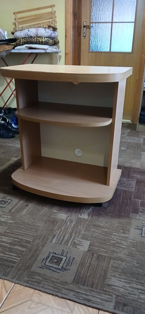 Stolik pod telewizor