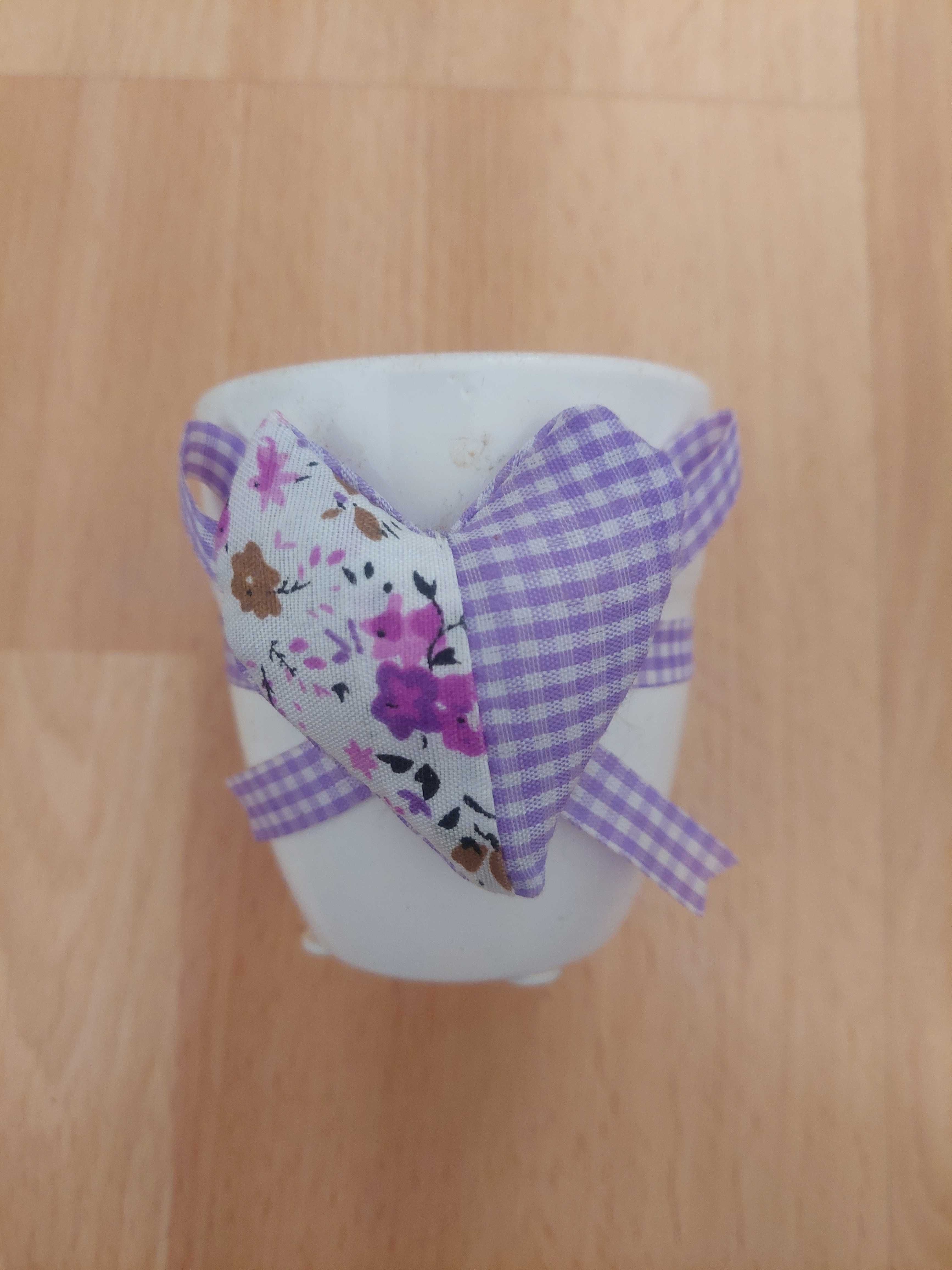 Doniczka ceramiczna wys.8xszer. 7x4,5 cm  z sercem