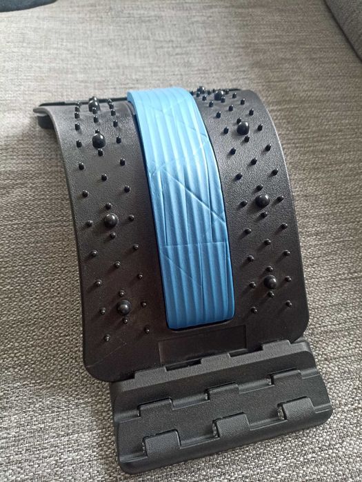 Masazer pleców przyrzad do rozciagania pleców