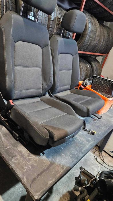 fotele passat b8 przód tył  komplet