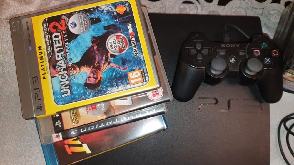KOnsola PS3  320GB Z PIlotem Zestaw OKablowanie
