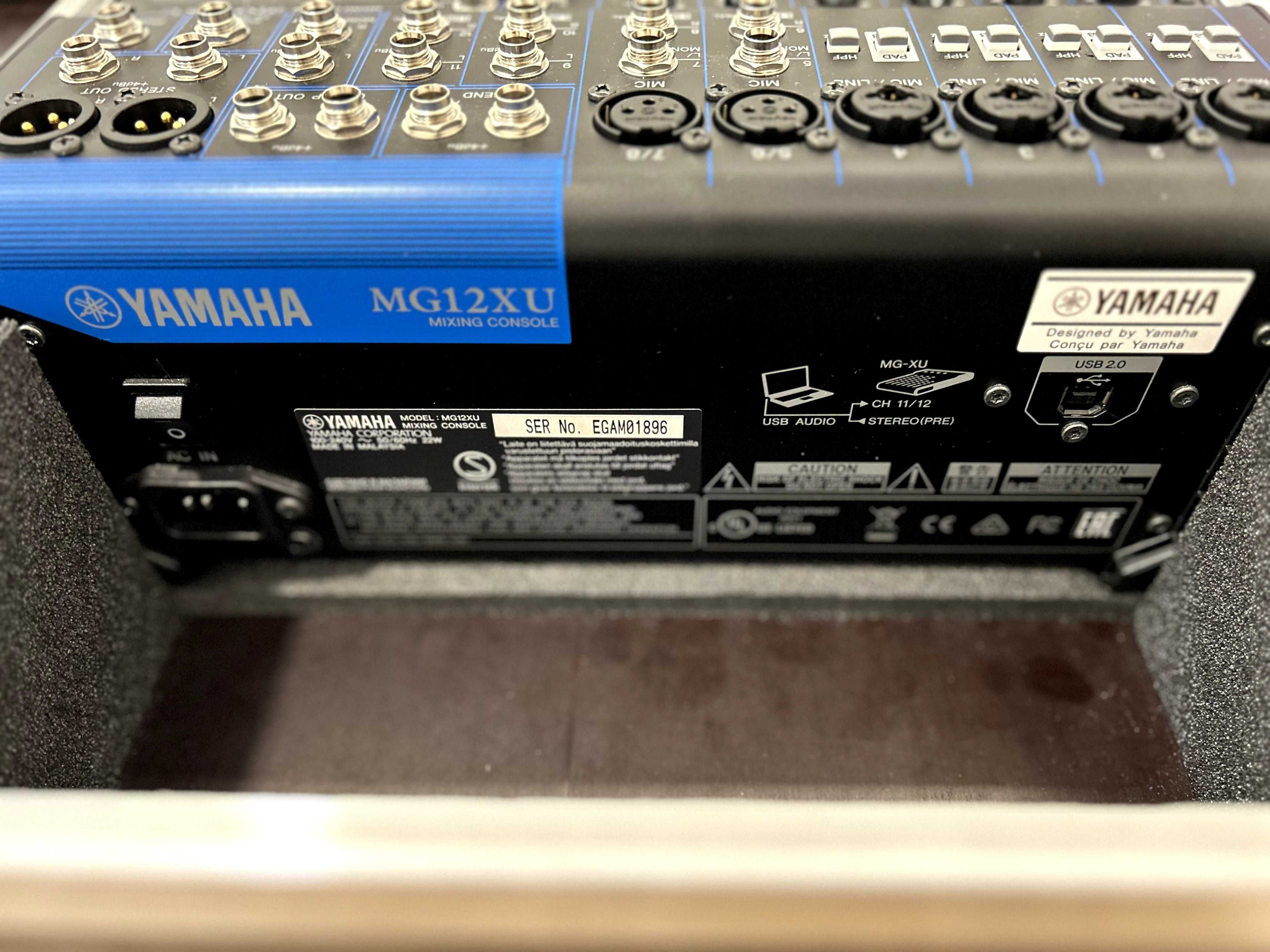 Mesa de mistura Yamaha MG12 XU como nova e com mala de metal