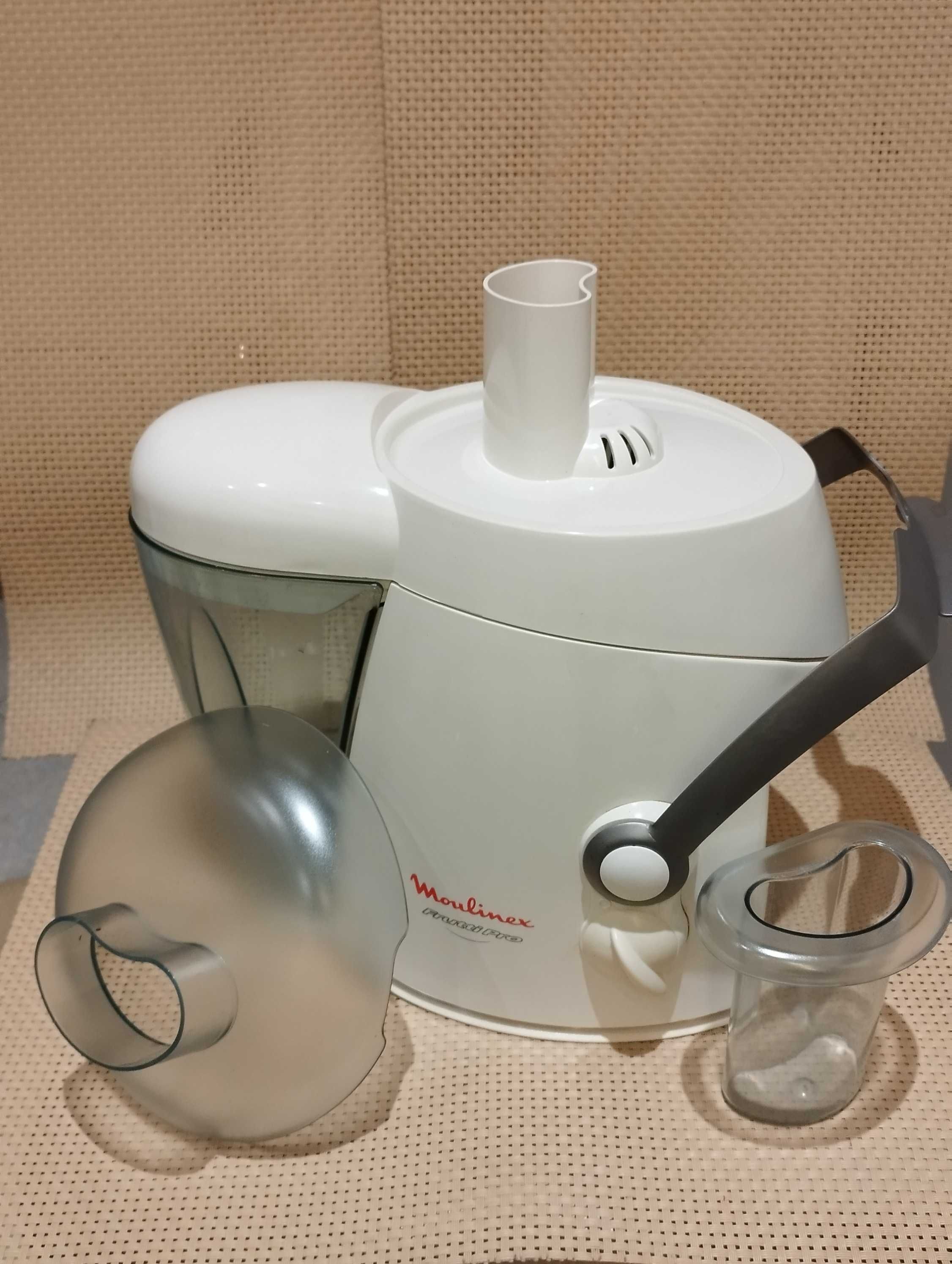 SUMO DE FRUTA na hora com a  Moulinex