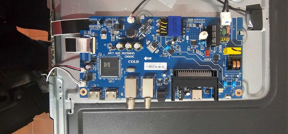 Placa TV LED Princess Ary II (LGR32G7L-EST)