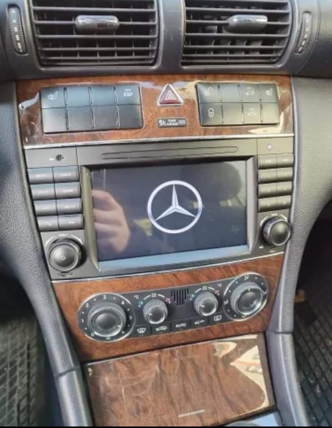 Rádio Android 12 com GPS Mercedes W203/W209/CLC (Artigo Novo)