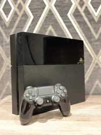 PlayStation 4 . 500gb