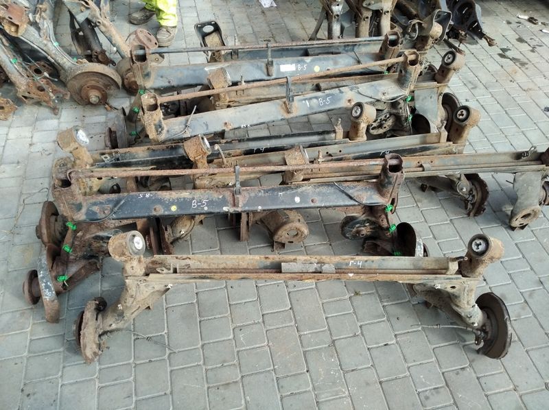 Балка передняя задняя VW Passat B5 B6 Golf 4 5 Гольф 4  Tauran Audi A6