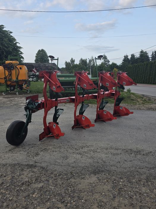 Sprzedam Pług 4 skibowy Obrotowy Vogel Noot M950 Sprowadzony