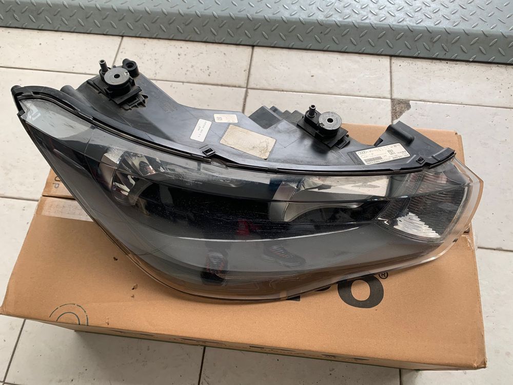 Farol direito Audi A1 Original