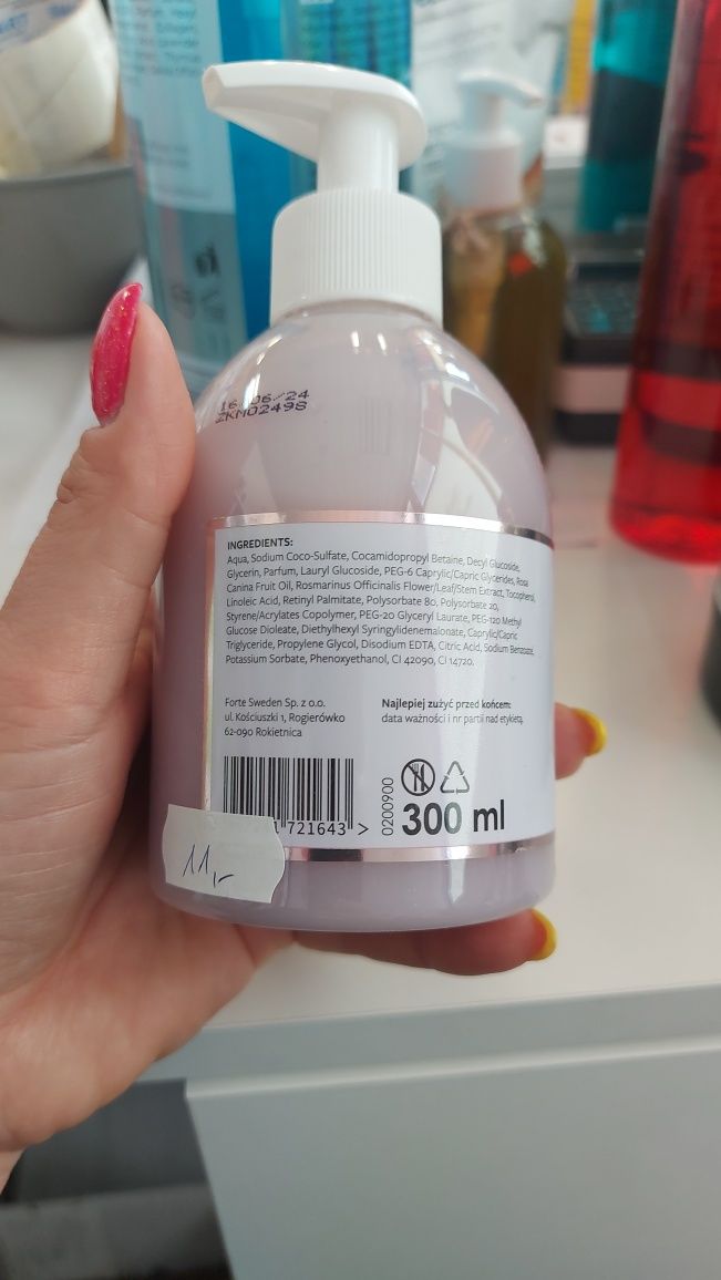 Mydło w płynie o zapachu swieżych jagód 300ml