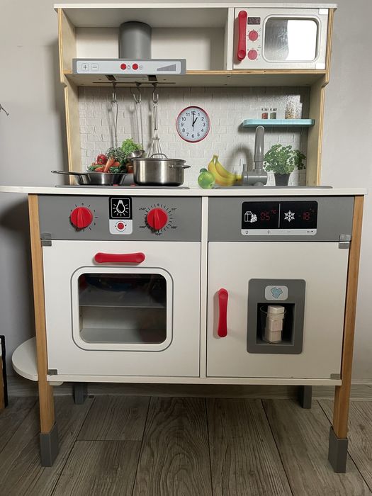 Drewniana kuchnia lidla z akcesioriami