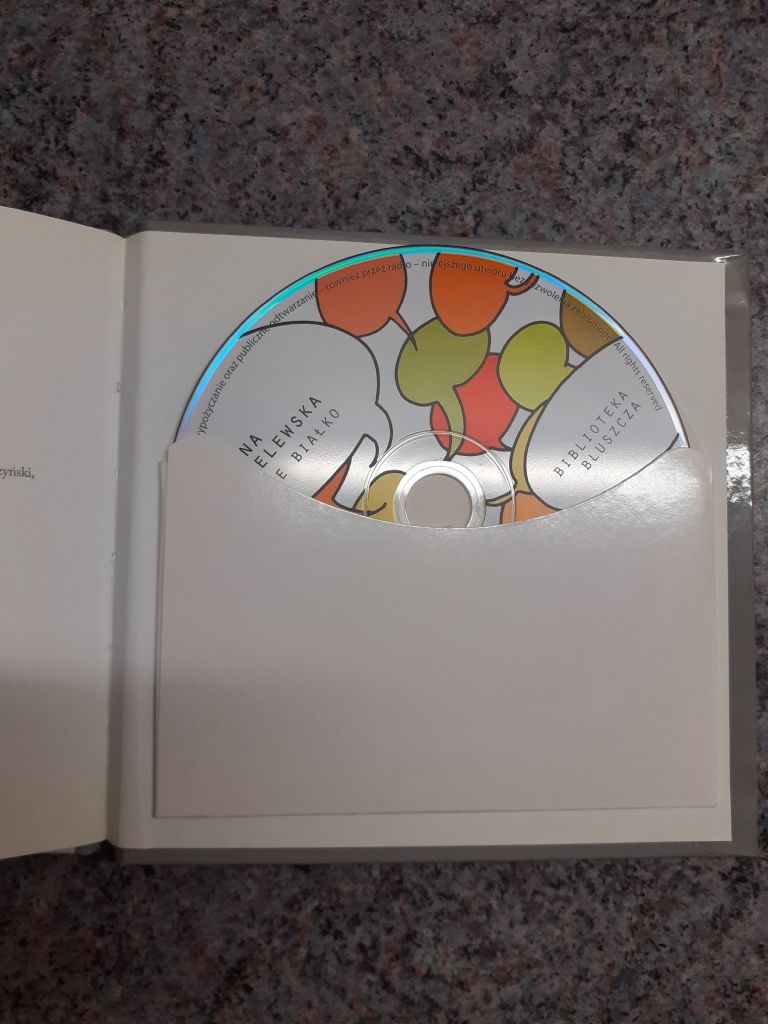 Joanna Chmielewska - Dzikie białko [MAW I/1990] + Słuchowisko na CD