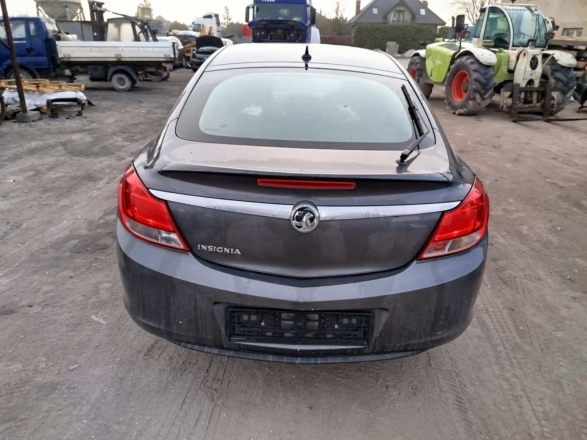 Insignia Z177 zderzak tył tylny stan bdb wysyłka