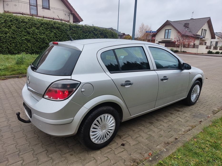 Opel Astra 1.6 115 km 2009 rok