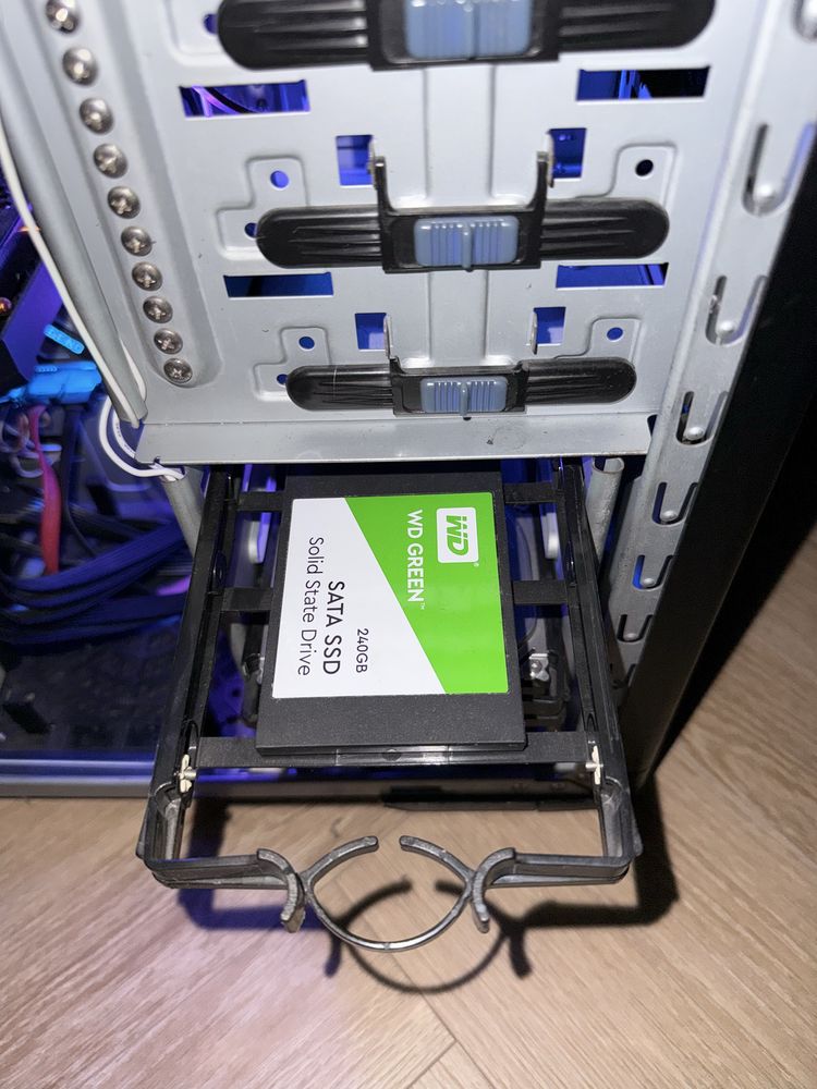 Komputer gamingowy i5-10400F RTX 3060 16GB RAM Monitor 27” + RGB