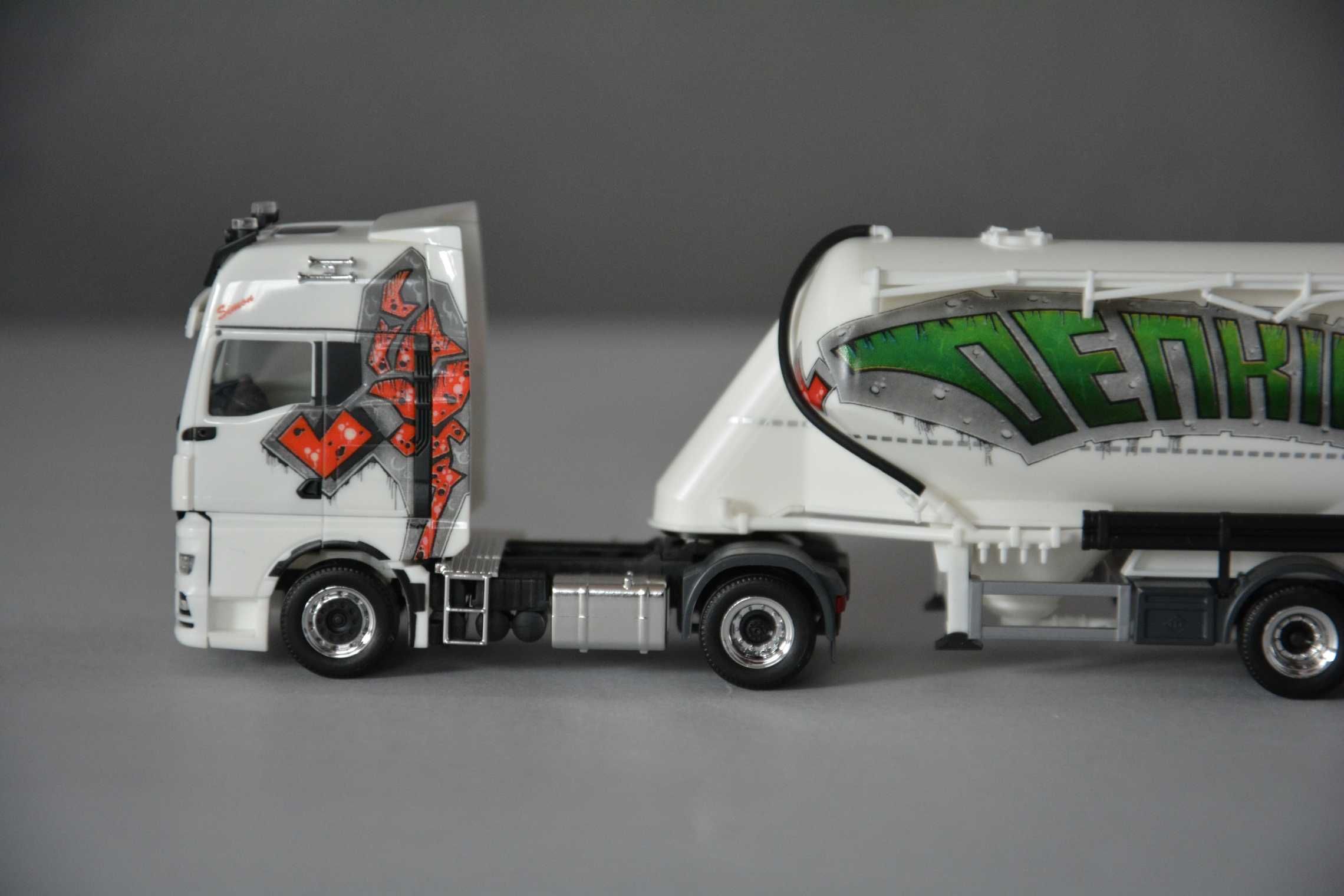 1:87 (H0) Herpa 122221 - MAN TGX GX - Denkinger (gablotka PC)