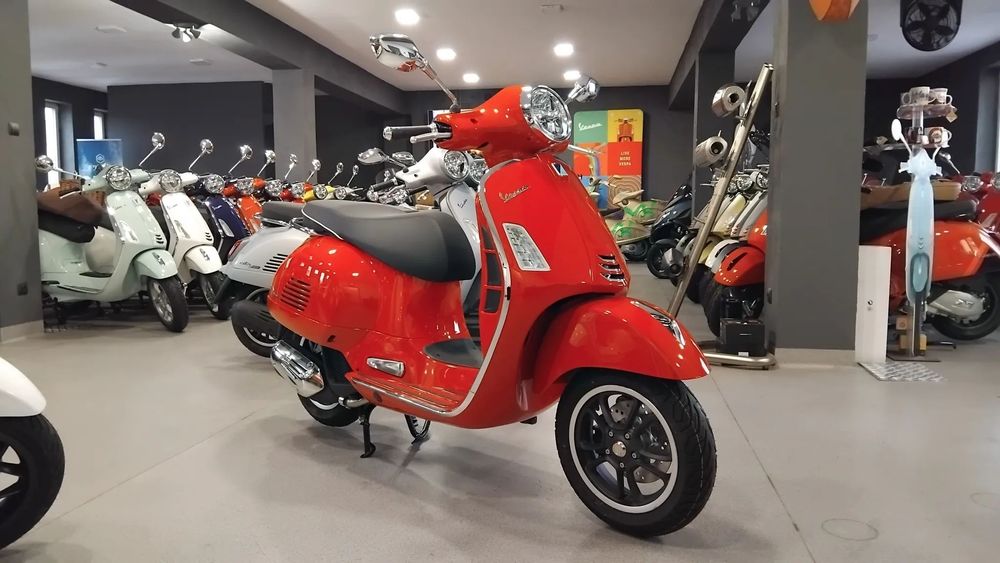 Vespa GTS VESPA GTS 125 Super Rosso Corragiso 2025! od RĘKI Scooteria!