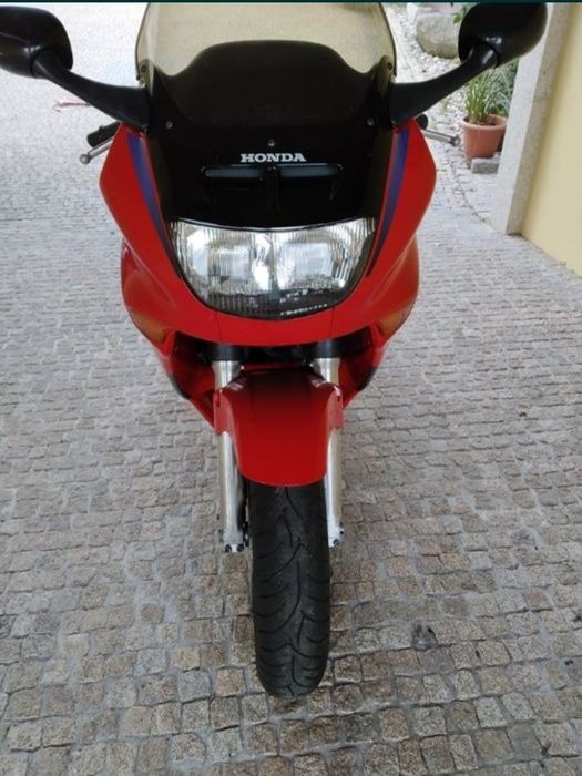 Honda CBR 1000 F