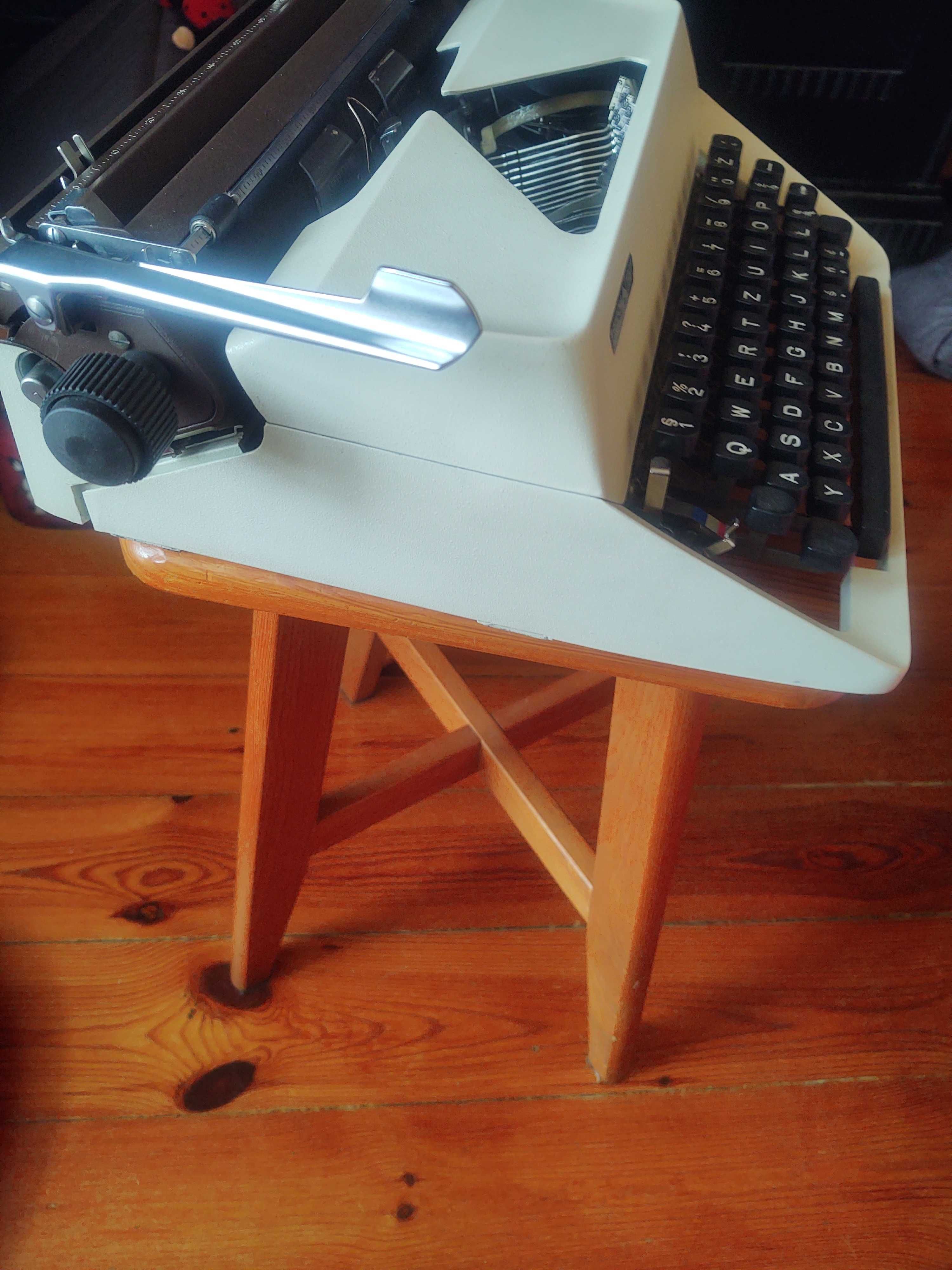 Maszyna do pisania po przeglądzie Predom Łucznik 1301