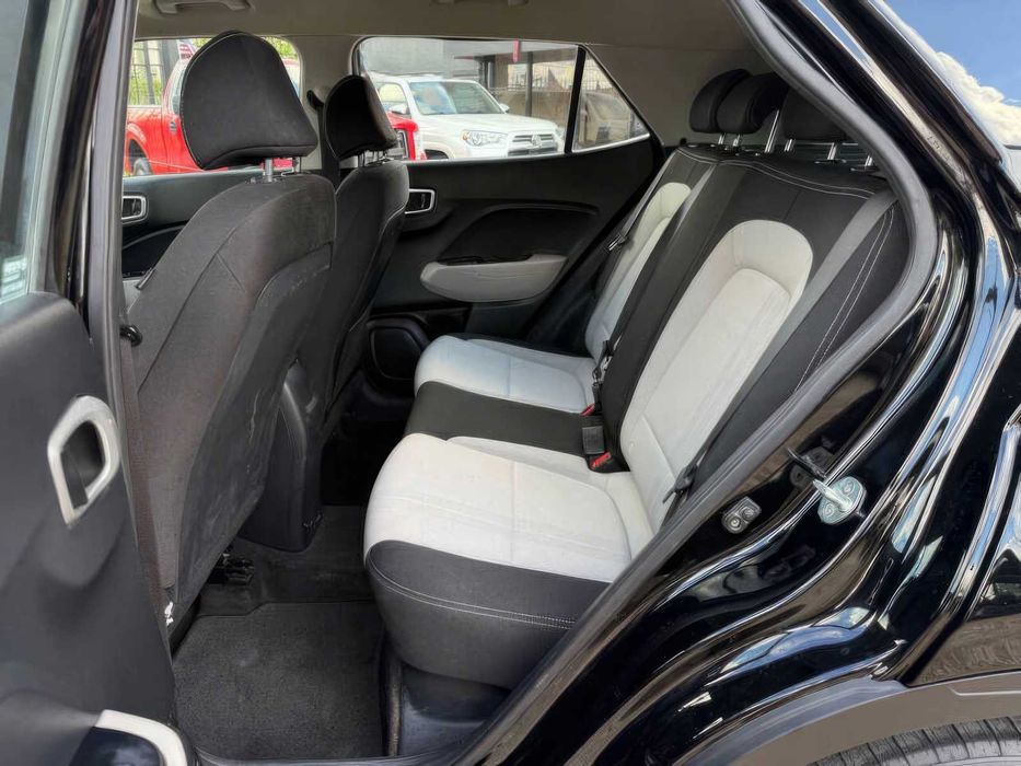 Hyundai Venue      2020