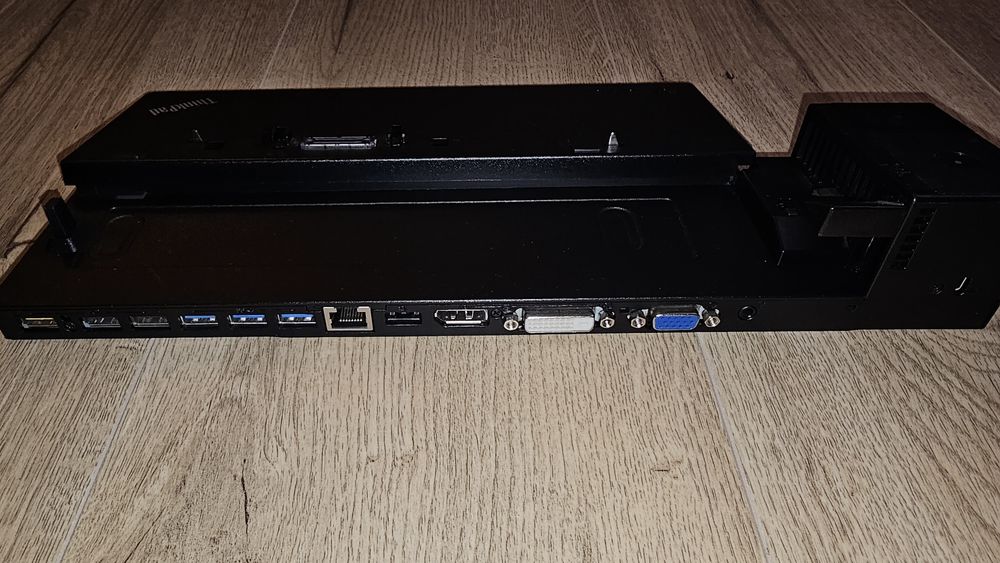 Stacja dokująca Lenovo ThinkPad Pro Dock 40A1 – używana, kluczyk!