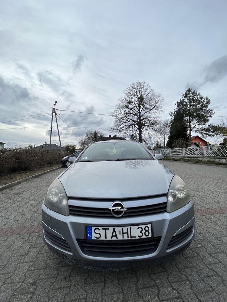 Okazję sprzedam Opel Astra 1.7 CDTI Kombi mały przebieg zero rdzy