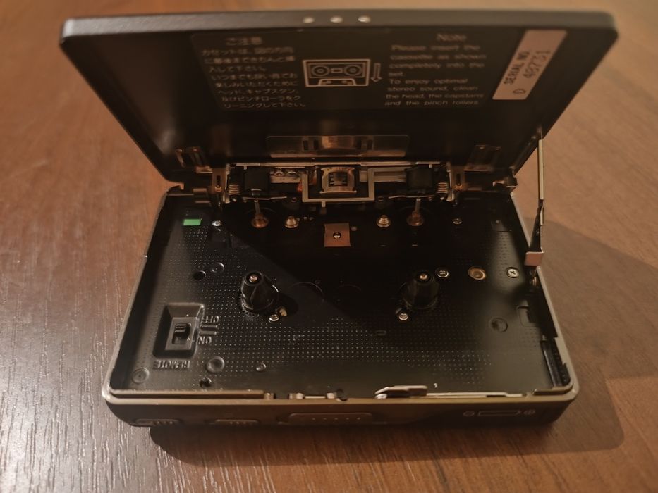 Касетний плеєр sony wm-600