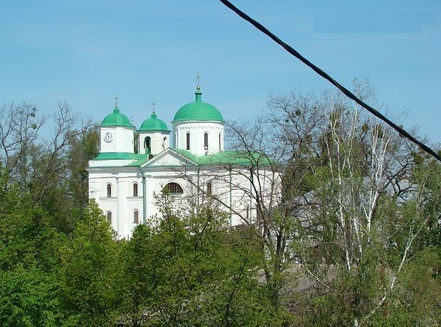 Продается 1/2 дома в центре Канева с прекрасным видом.