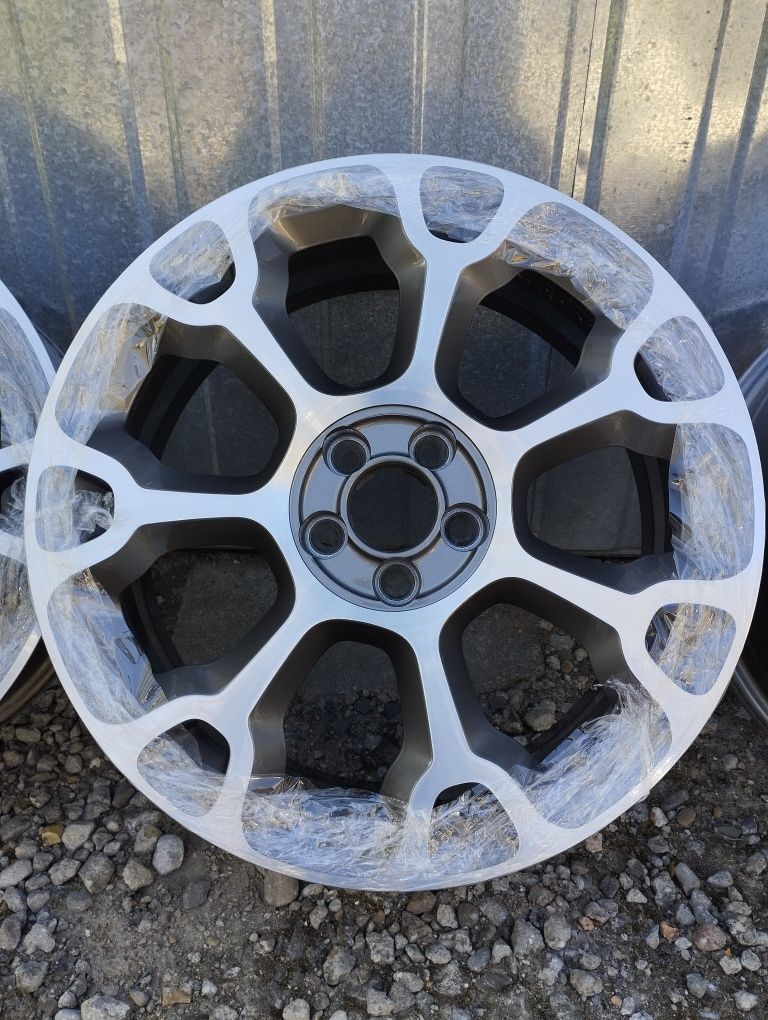 Sprzedam alufelgi 17 do Fiata 500L Cross
